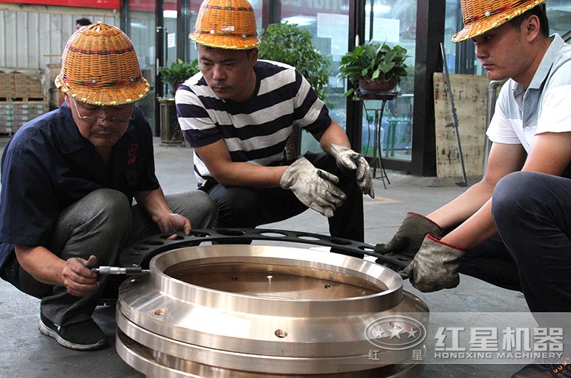 紅星圓錐破碎機(jī)有嚴(yán)格的技術(shù)、質(zhì)量控制