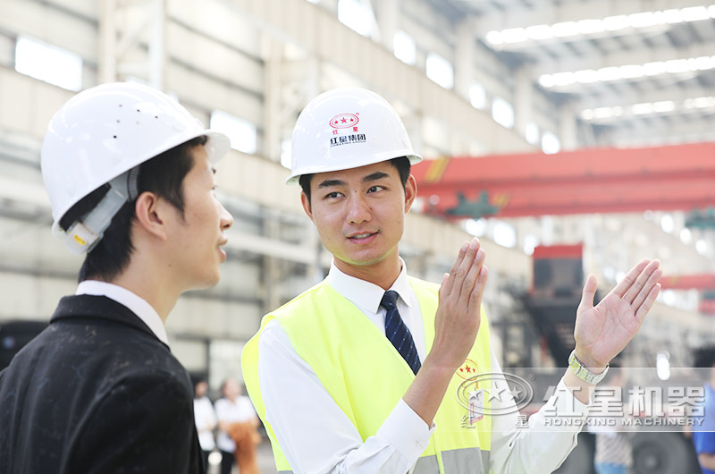 廠家咨詢(xún)?nèi)藛T為客戶(hù)一對(duì)一指導(dǎo)選型